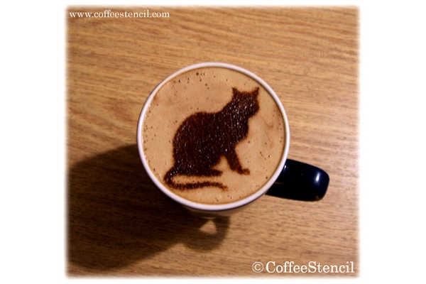 Делаем рисунки кошек на кофейной пенке